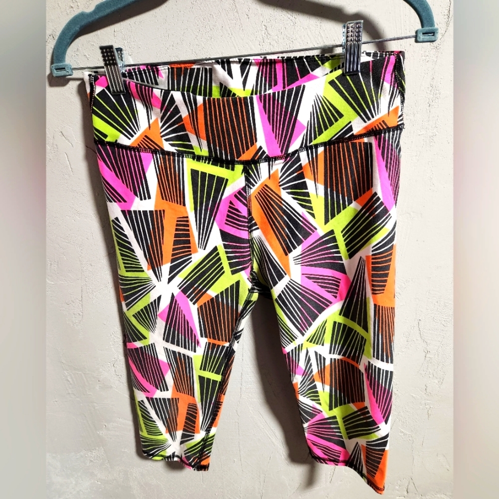 Fabletics Medium Cropped Leggings